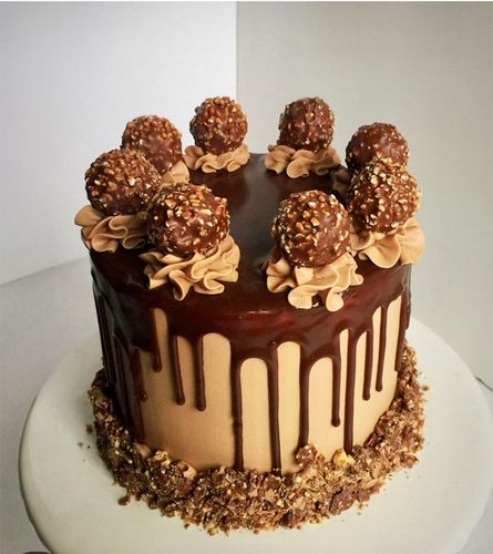 Layer cake Ferrero , gâteau artisanal La Maryse à Lille