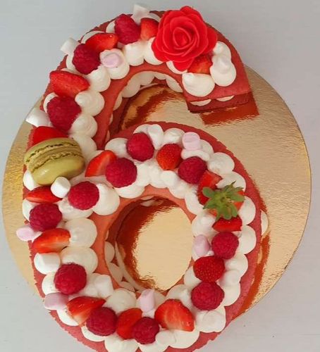 Number Cake Fraise élégante , vue 2